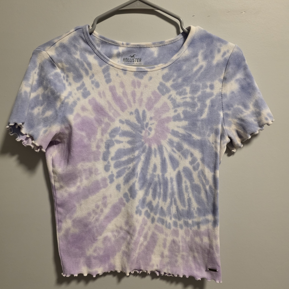 Hollister Women's Tie-Dye Top - Purple and Blue Baby Tee